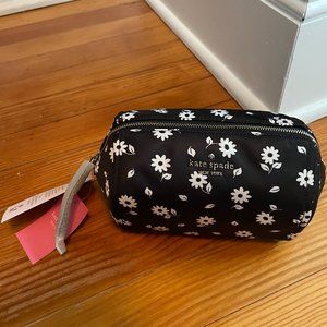 Kate Spade Chelsea Daisy Print Cosmetic Bag BRAND NEW - NWT